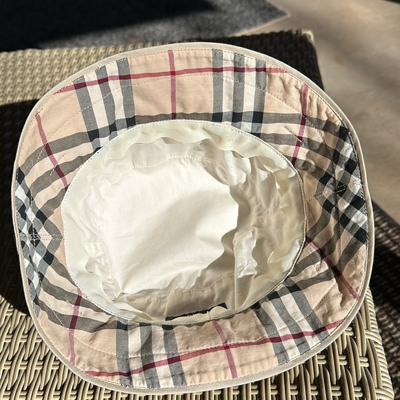 Burberry men's bucket hat size M in good condition. Please see the photo. - Picture 4 of 8